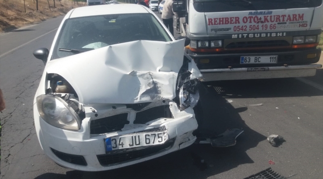 Şanlıurfa'da iki otomobil çarpıştı: 4 yaralı