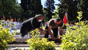 Şehitlikte hüzünlü bayram arifesi