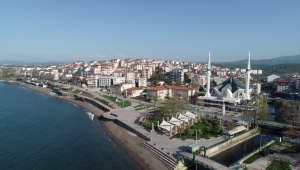 "Tam kapanma" sürecinde sessizliğe bürünen Akçakoca "drone" ile görüntülendi