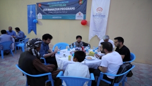 TDV Afganistan'da yetimlere iftar verdi