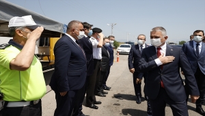 Turizm merkezi Antalya'da Kovid-19 denetimleri sürüyor 