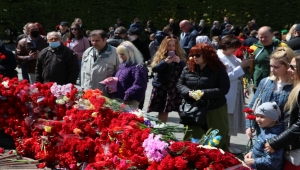 Ukrayna'da Nazizm'e karşı zaferin 76. yıl dönümü anıldı