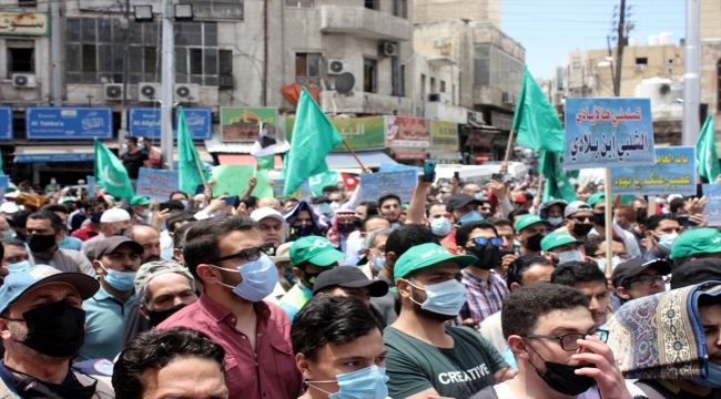 Ürdünlüler, İsrail'in Kudüs'teki Şeyh Cerrah Mahallesi sakinlerini göçe zorlamasını protesto etti