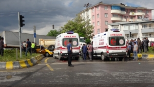 Van'da zincirleme trafik kazasında biri ağır 6 kişi yaralandı