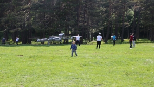 Abant'ta jandarmadan drone ile Kovid-19 uyarısı