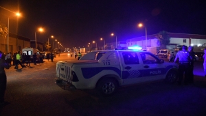 Adana'da elektrikli bisiklet ile hafif ticari araç çarpıştı: 1 ölü, 3 yaralı 