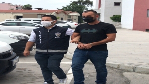 Adana'da kumar baskınında polise mukavemet gösteren 4 kişi gözaltına alındı