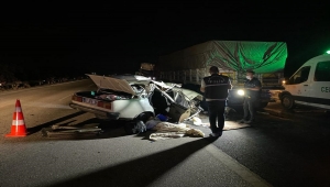 Adana'da otomobilin tıra çarpması sonucu 1 kişi öldü, 3 kişi yaralandı