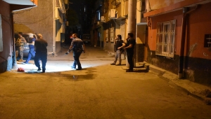  Adana'da silahlı kavgaya müdahale eden polis 6 şüpheliyi gözaltına aldı