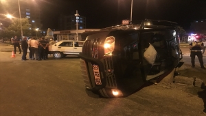 Adıyaman'da iki otomobil çarpıştı: 6 yaralı