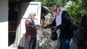 Ailesi için taş fırında pişirdiği köy ekmekleri gelir kaynağı oldu