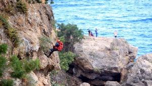 Antalya'da falezlerde erkek cesedi bulundu
