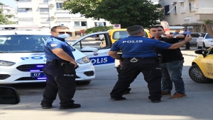 Antalya'da işten çıkartılan kişi, taksi durağındaki görevliyi silahla yaraladı 