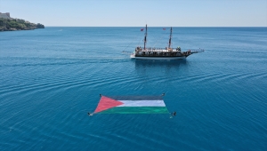 Antalya'da "Özgür Mescid-i Aksa, Mavi Marmara" etkinliğinde teknelerle konvoy oluşturuldu