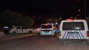 Antalya'da polisin "dur" ihtarına uymayan iki şüpheli kovalamaca sonucu yakalandı