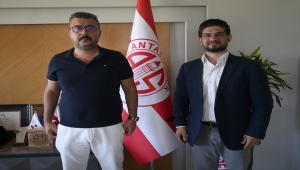 Antalyaspor, 4 futbolcu ile yollarını ayırdı