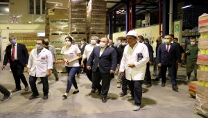 Bakan Varank, kepçe operatörlüğü yaparak Kırıkhan OSB'nin altyapı çalışmalarını başlattı: