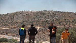 Batı Şeria'nın Nablus kentindeki Filistinliler, Yahudi yerleşim birimlerine canları pahasına karşı çıkıyor