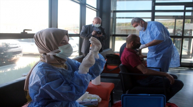 Bayburt'ta organize sanayi bölgesinde "mobil aşı" uygulaması başladı