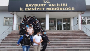Bayburt'ta uyuşturucu operasyonunda gözaltına alınan 9 kişiden 5'i tutuklandı