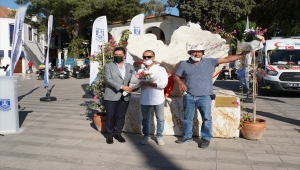 Bodrum'da sünger avcıları anısına yapılan 17 tonluk heykel törenle açıldı 