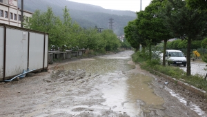 Bolu'da sağanak su baskınlarına neden oldu