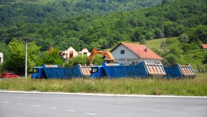 Boşnak nine Orloviç'in bahçesindeki kilisenin yıkılması Boşnak siyasetçilerce memnuniyetle karşılandı