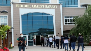 Burdur merkezli FETÖ operasyonunda yakalanan 10 şüpheliden 6'sı tutuklandı