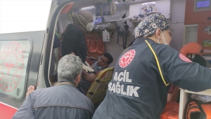 Bursa'da ambulansla otomobilin karıştığı kazada 4 kişi yaralandı