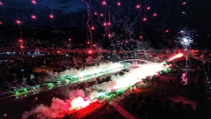 Bursaspor'un 58. kuruluş yıl dönümünü binlerce taraftar meşalelerle kutladı