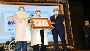 ÇOMÜ'de iş insanı Tacettin Aslan'a "fahri doktora" unvanı verildi