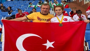 Dünya Para Atletizm Şampiyonası'nda 800 metrede Muhsine Gezer, altın madalya kazandı