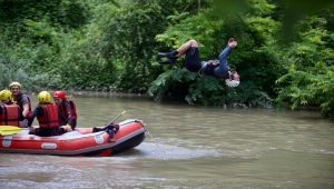 Düzce'de macera tutkunları rafting yaparak adrenalin depoladı