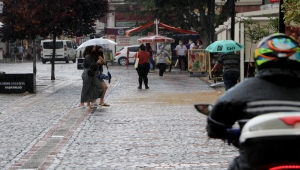Edirne'de sağanak geçişleri zaman zaman etkili oluyor