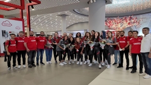 FIVB Milletler Ligi'ni 3. bitiren A Milli Kadın Voleybol Takımı yurda döndü