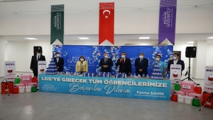 Gaziantep Büyükşehir Belediyesinden LGS'ye girecek öğrencilere hijyen paketi desteği