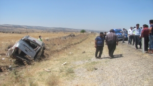 Gaziantep'te hafif ticari araç takla attı: 1 ölü, 2 yaralı
