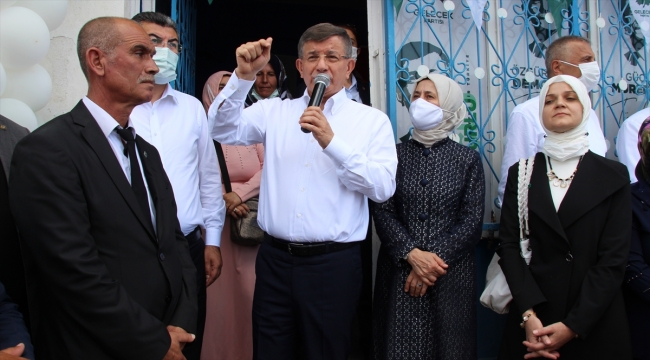 Gelecek Partisi Genel Başkanı Ahmet Davutoğlu, Konya'da ilçe teşkilatlarının açılışına katıldı: