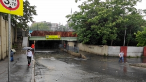 GÜNCELLEME 2- İstanbul'da bazı bölgelerde sağanak etkili oluyor