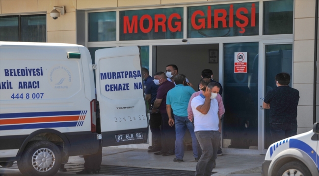 GÜNCELLEME - Antalya'da çıkan tartışmada bir kişi bıçaklanarak öldürüldü