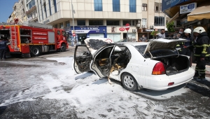 Hatay'da seyir halindeyken alev alan otomobilde hasar oluştu