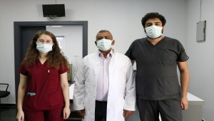 İzinli gününde Kovid-19 aşılaması yapan hemşire eşine 9 saat yardım eden doktor konuştu: