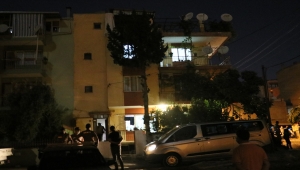 İzmir'de annesini öldürüp cesedini çuvalla balkona bıraktığı iddia edilen Kazak kız yakalandı