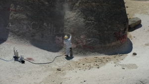 Kayseri'de peribacası benzeri doğal oluşumların üzerindeki yazılar temizlendi