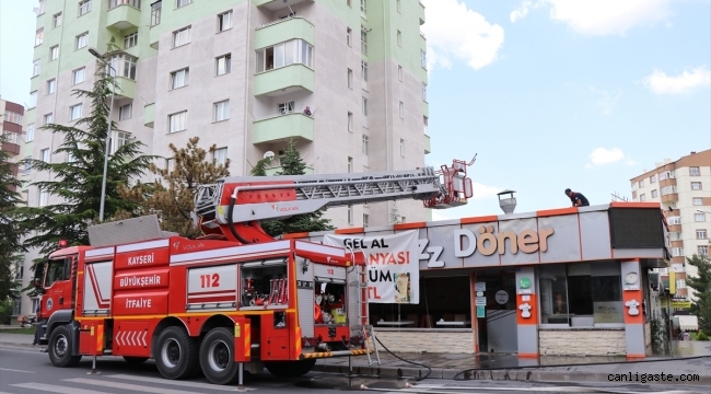 Kayseri Talas'ta lokantanın çatısında yangın 
