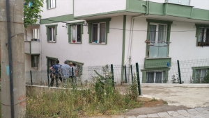 Kocaeli'de otomobilin evden alınan anahtarla çalınması kamerada