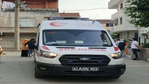 Kocaeli'de sinir krizi geçiren kişi evini ateşe verdikten sonra kendisini içeri kilitledi