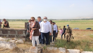 Kültür ve Turizm Bakan Yardımcısı Yavuz, Erciş'te incelemelerde bulundu 