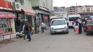 Kuzenini berberde tıraş olurken bıçakla yaralayan kadın ve ona yardım eden iki kişi tutuklandı