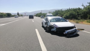 Malatya'da pikap ile otomobil çarpıştı: 5 yaralı